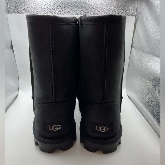 UGG Essential Short black leather women’s boots size 6 - Picture 7 of 7